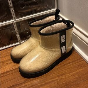 UGG Classic Clear Mini II Boot Size 6 Neutral